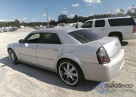 2005 Chrysler 300 Touring z USA, uszkodzony, nr VIN 2C3JA53G45H512214